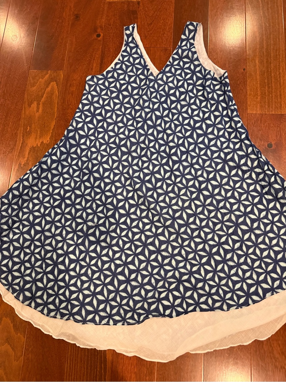 Never worn - Navy & White Geometric V-Neck Swing Dress- falls great